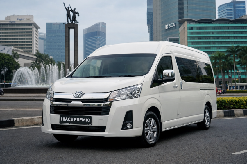 sewa hiace luxury